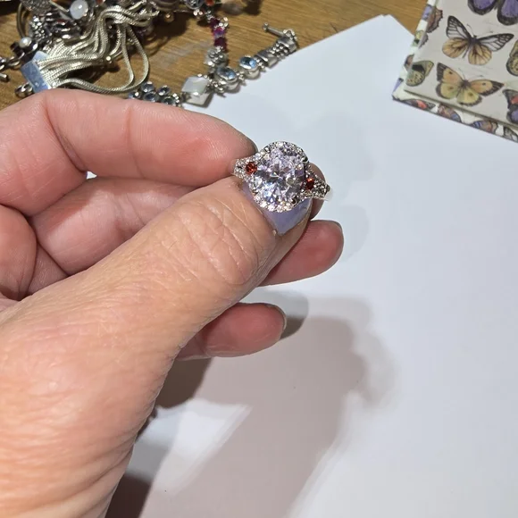 DIAMOND & RUBY RING - Picture 5 of 13